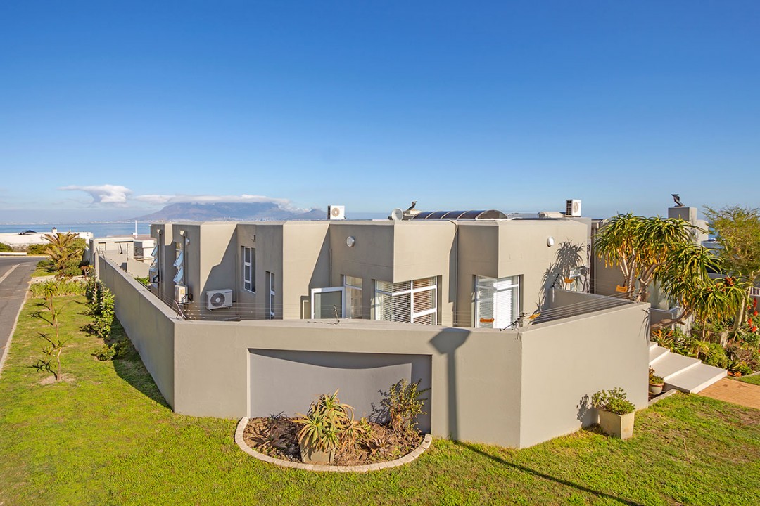 Windblom Retreat Bloubergstrand Cape Town