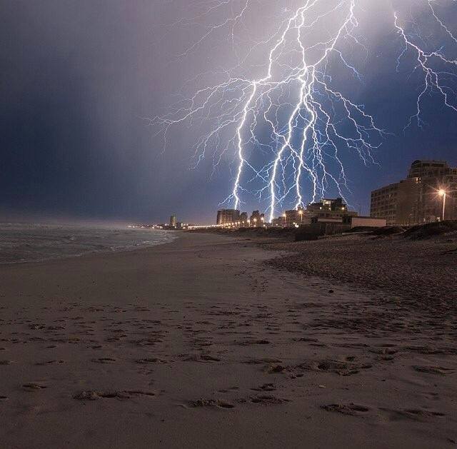 An incredible photo of the lightning on Blouberg beach last weekend!