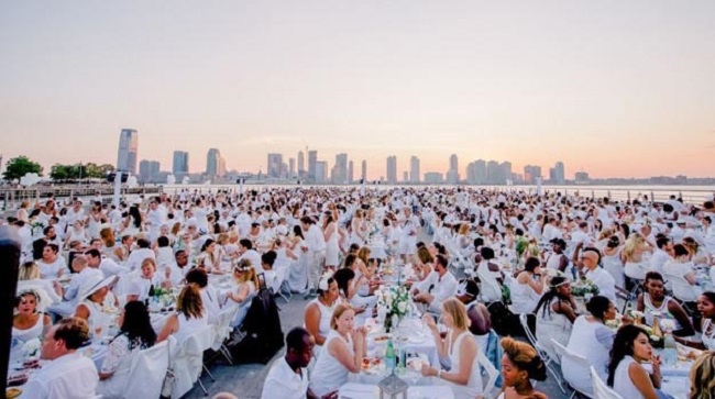 Dîner en Blanc... A Secret Party in Cape Town