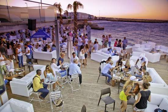 waterfront restaurants and bars in Cape Town