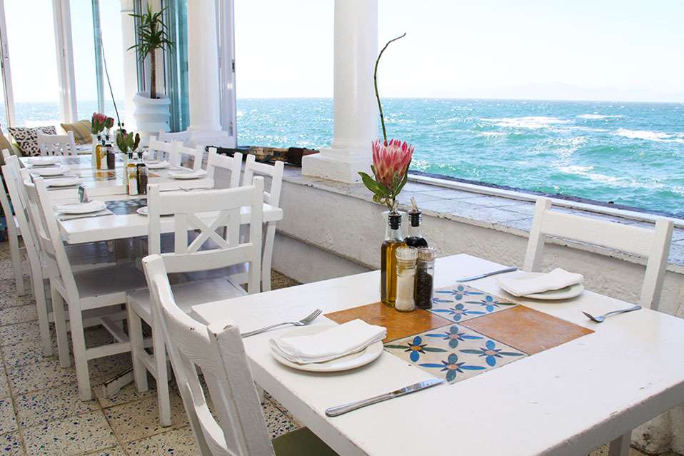 waterfront restaurants and bars in Cape Town