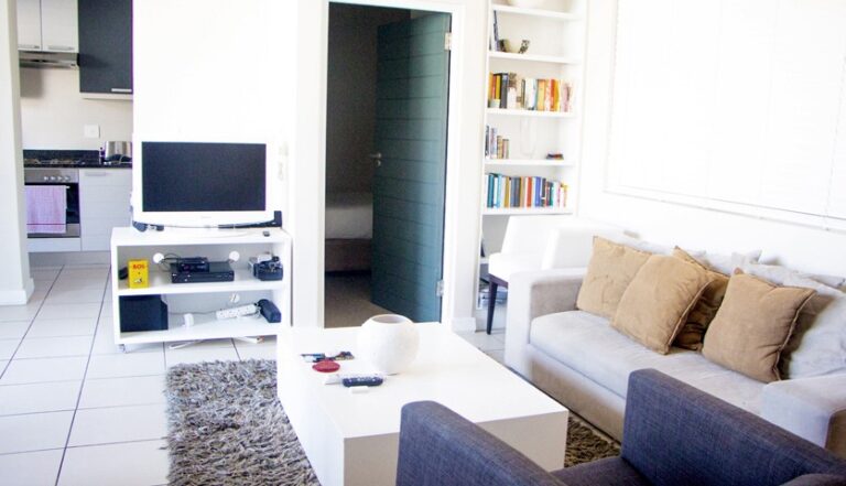 MARIEN LOUNGE
