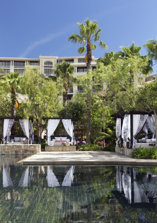 One&Only_CapeTown_Pool_Daybeds2