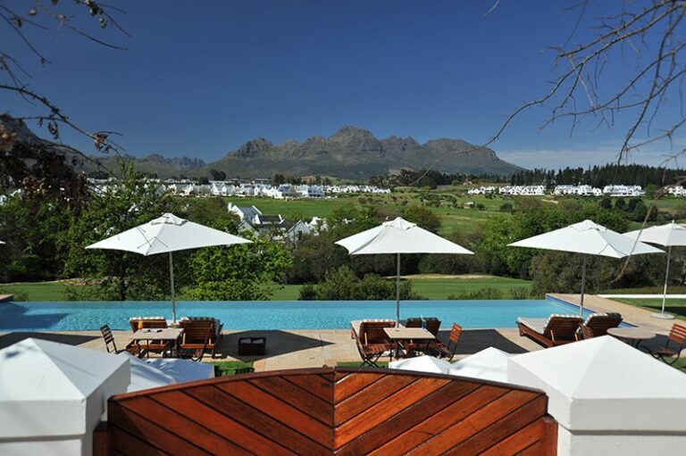 Pool-pic-with-mountain-background