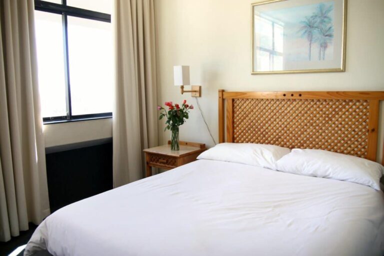 apartment-double-bed