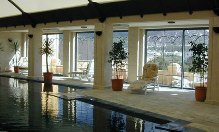 pool-2-886x534