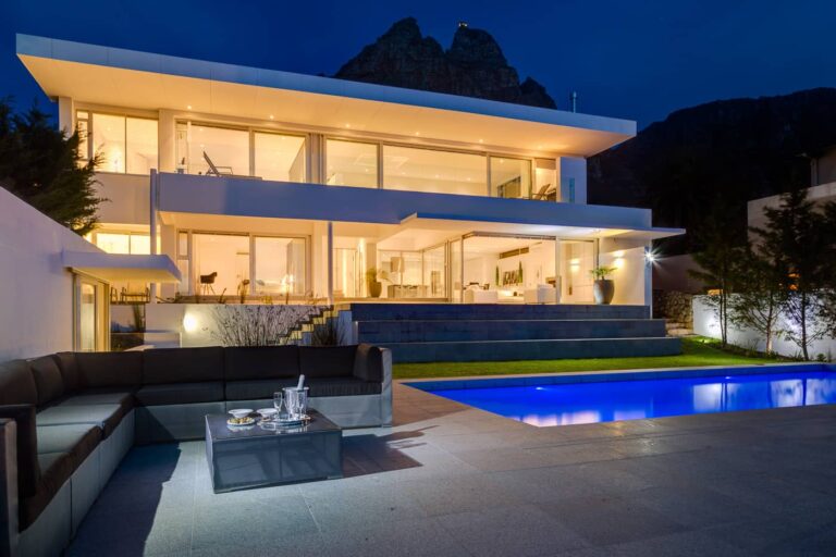 villa-exterior-evening