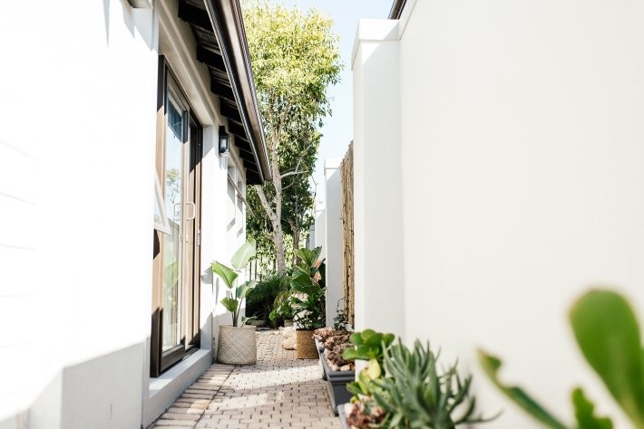 www.darrenbester.co_.za_DanAirBnB-054