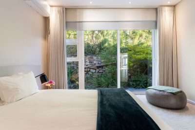 Thabisa-penthouse-Bedroom-21-400x267.jpg