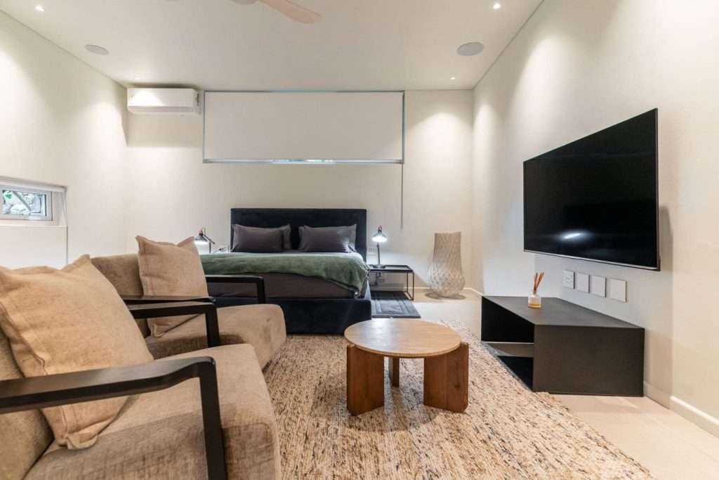 Thabisa-penthouse-Bedroom-41-1024x683.jpg