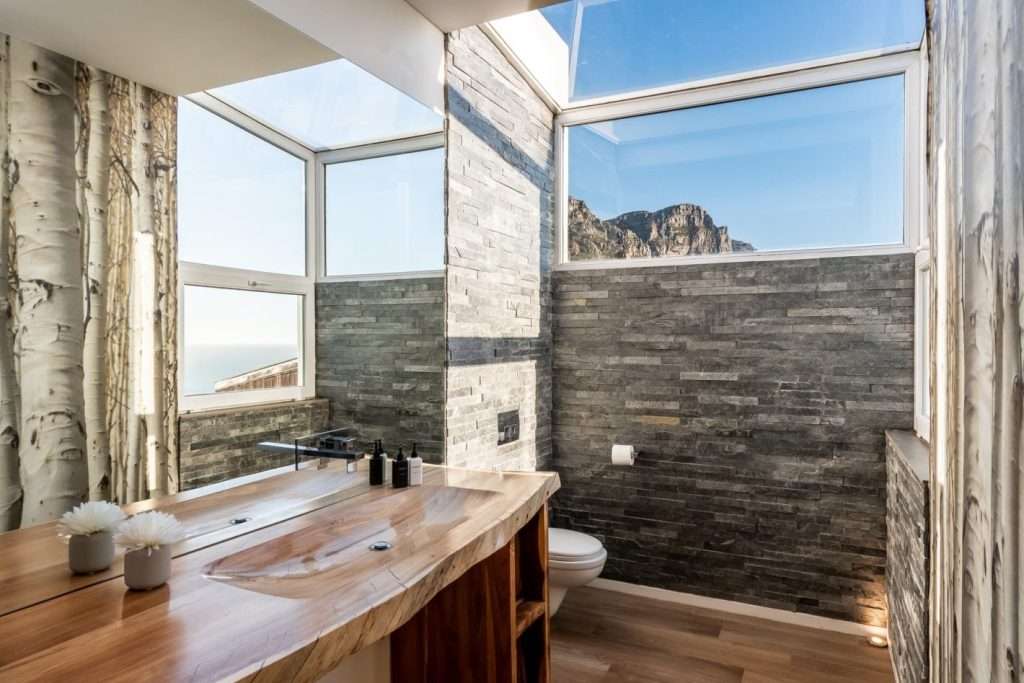 Thabisa-penthouse-Guest-Toilet.jpg