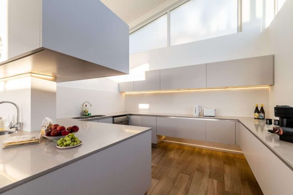 Thabisa-penthouse-Kitchen-2.jpg