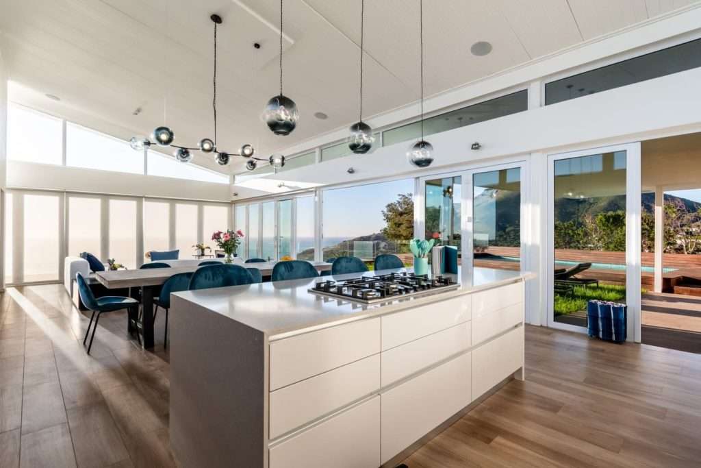 Thabisa-penthouse-Kitchen-I-Lounge.jpg