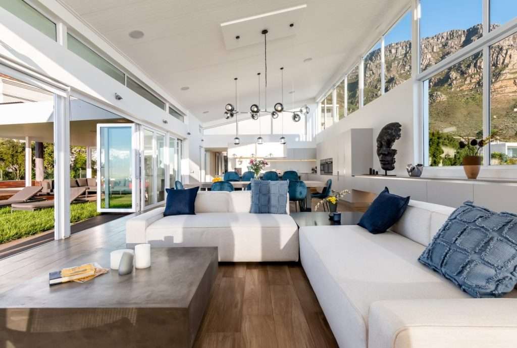 Thabisa-penthouse-Lounge.jpg
