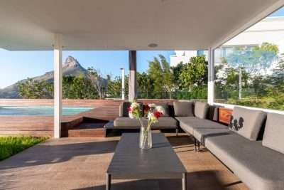 Thabisa-penthouse-Outside-Lounge-400x267.jpg