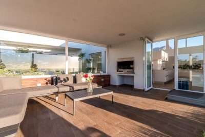Thabisa-penthouse-Outside-Lounge-I-BBQ--400x267.jpg
